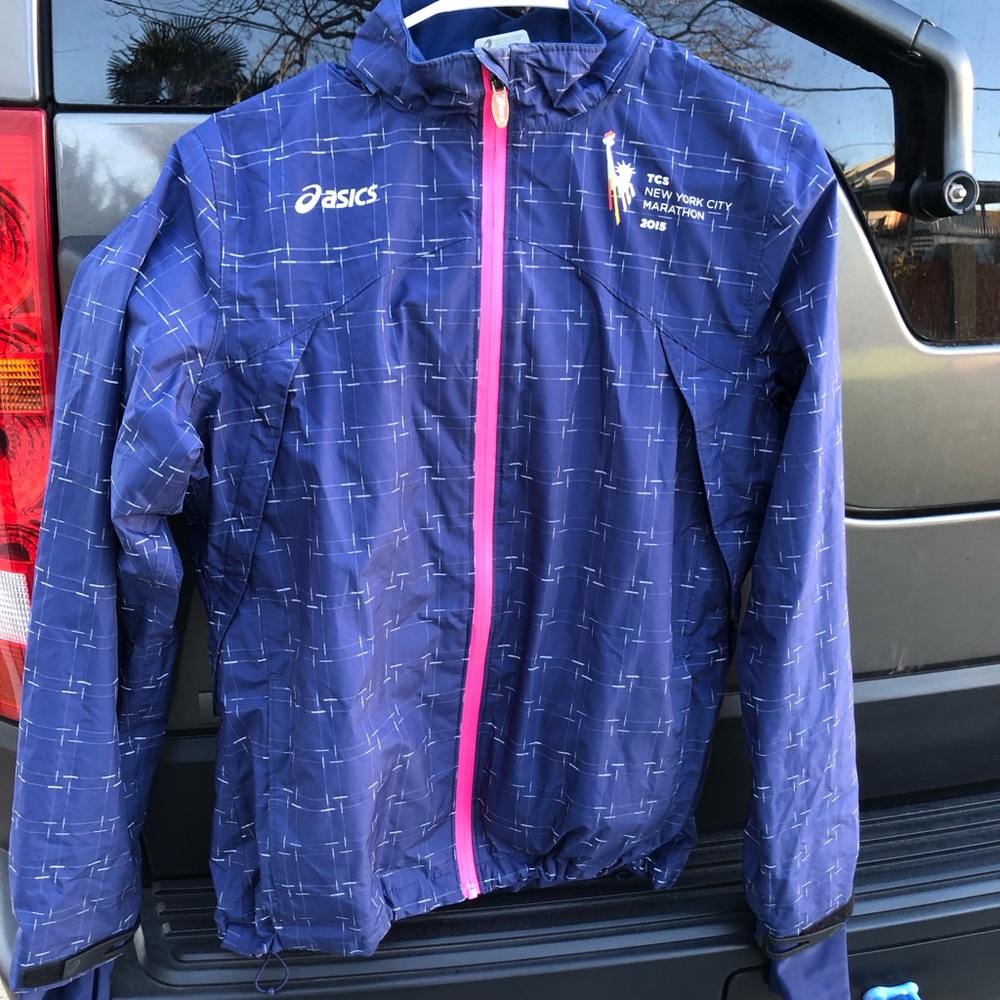 Official ASICS 2015 NYC Marathon Ladies Size Medium Hooded Rain Jacket